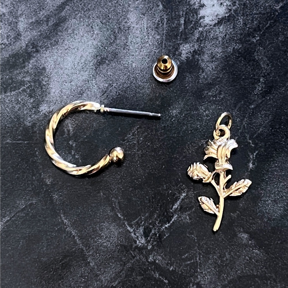 Small Boho Gold Round Hoop Post Earrings w/ Rose Charm -90's Inspo Y2K Gift -New - Picture 6 of 16